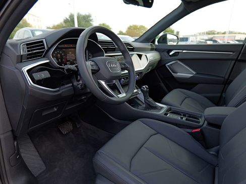 Certified 2025 Audi Q3 2.0T Premium Plus w/ Premium Plus Package image 8