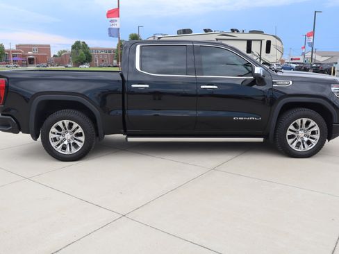 Used 2022 GMC Sierra 1500 Denali AWD/4WD image 4