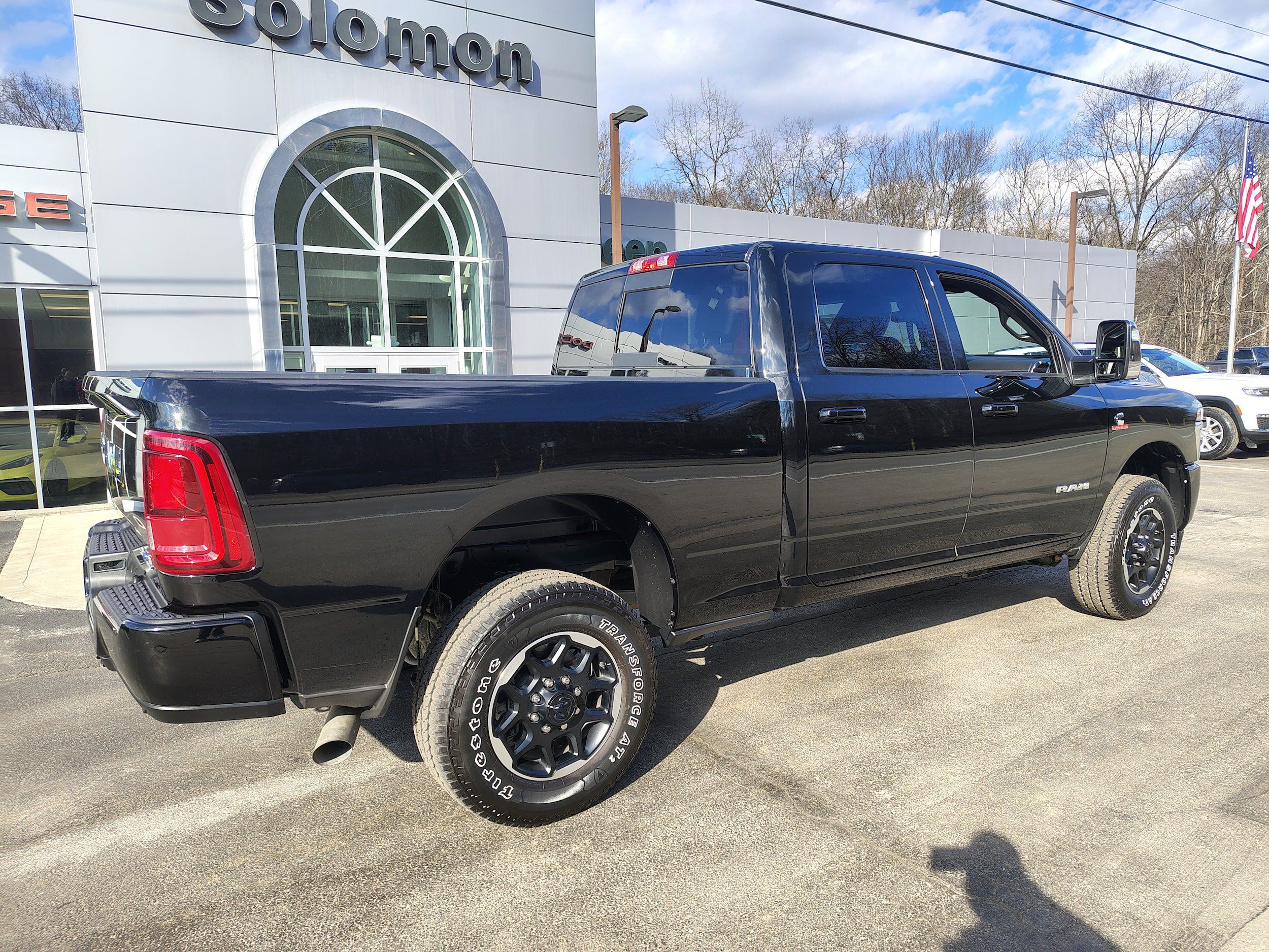 Used 2026 RAM 2500 Laramie AWD/4WD image 13