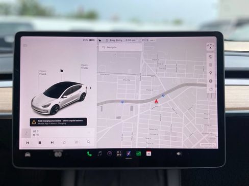 Used 2022 Tesla Model 3 Long Range AWD/4WD image 28