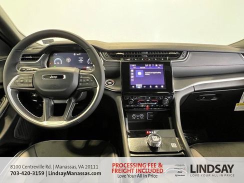 New 2025 Jeep Grand Cherokee Altitude AWD/4WD image 18