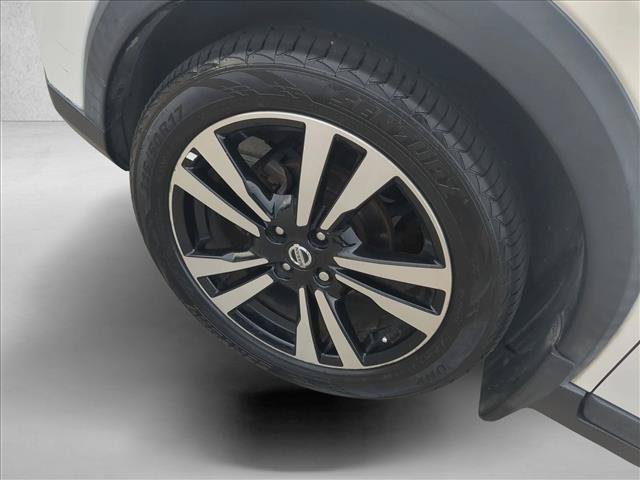 Used 2019 Nissan Kicks SR w/ SR Premium Package FWD image 19