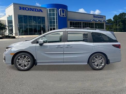New 2026 Honda Odyssey Touring image 2