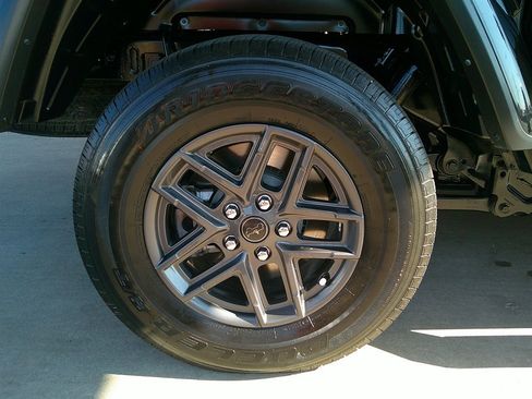 Used 2024 Jeep Gladiator Sport image 51