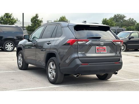 Used 2025 Toyota RAV4 XLE AWD/4WD image 9