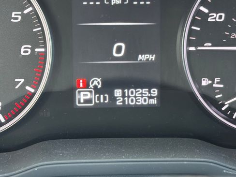 Used 2024 Subaru Crosstrek 2.5i Limited w/ Crosstrek Mirror Package image 22