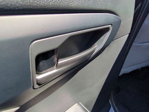 Used 2023 Toyota Highlander LE image 28