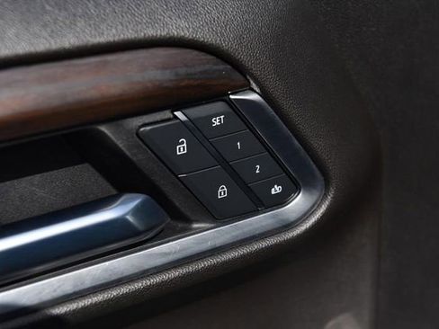 Used 2025 GMC Sierra 1500 SLT image 10