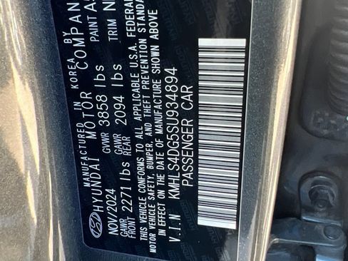 Used 2025 Hyundai Elantra SEL FWD image 27