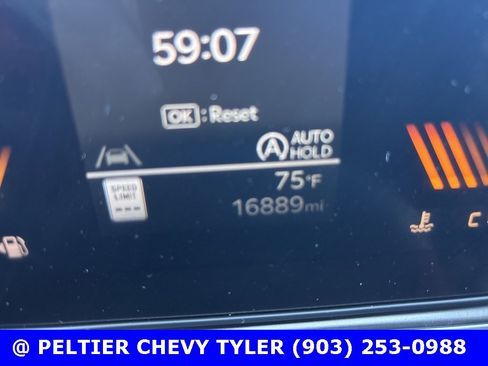 Used 2025 Kia Sorento EX w/ Panoramic Sunroof Package image 24