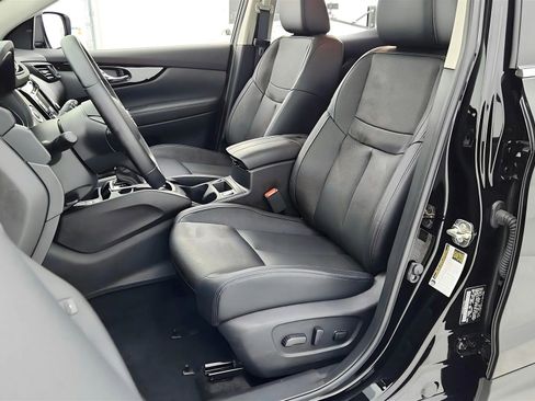 Used 2022 Nissan Rogue Sport SL w/ Premium Package FWD image 33