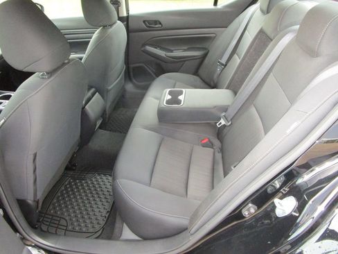 Used 2024 Nissan Altima 2.5 SV image 16