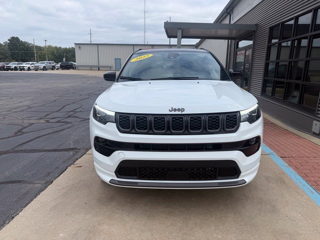Used 2025 Jeep Compass Limited w/ High Altitude Package AWD/4WD image 2