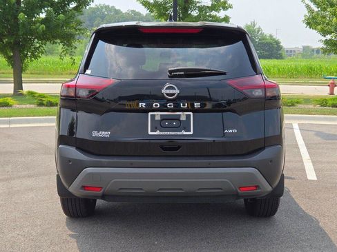 Used 2023 Nissan Rogue S AWD/4WD image 11