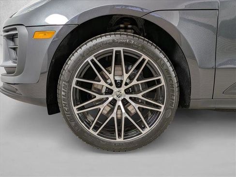 New 2026 Porsche Macan image 24