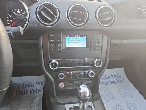Used 2020 Ford Mustang Coupe image 25