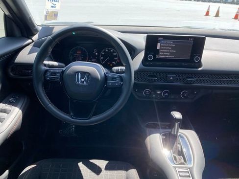 Used 2024 Honda HR-V Sport image 11