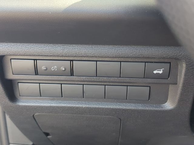 Used 2025 Mitsubishi Outlander SE AWD/4WD image 23