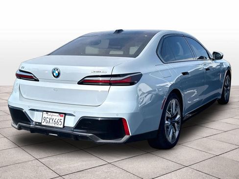 Used 2023 BMW i7 xDrive60 AWD/4WD image 9