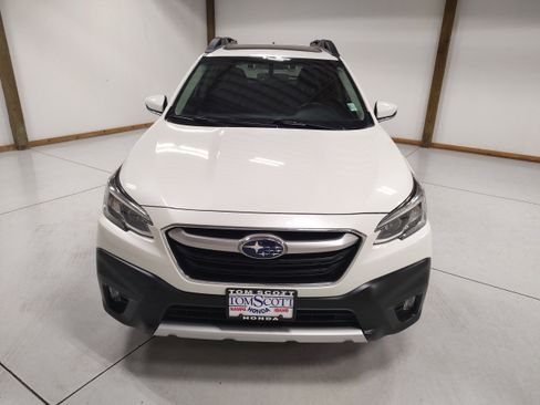 Used 2021 Subaru Outback Limited XT AWD/4WD image 3