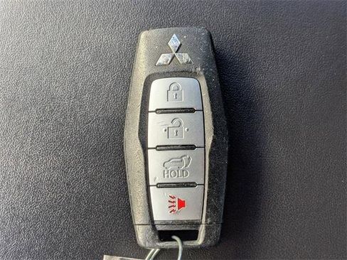 Used 2023 Mitsubishi Outlander SE Black Edition image 34