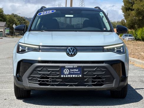 Certified 2026 Volkswagen Taos SE FWD image 9