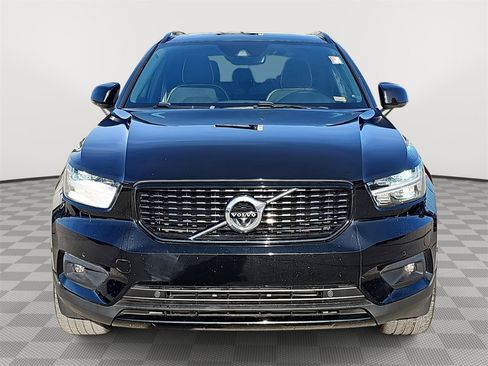 Used 2022 Volvo XC40 T5 R-Design w/ Advanced Package image 2