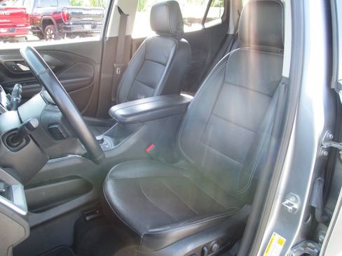 Used 2023 GMC Terrain SLT w/ Elevation Edition FWD image 19