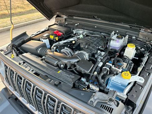 New 2025 Jeep Gladiator Sport image 24