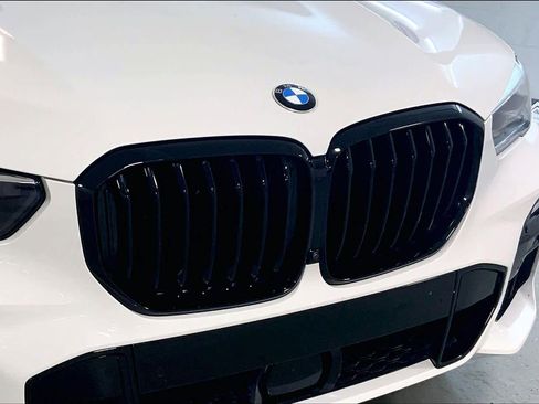 Used 2021 BMW X5 M50i image 33