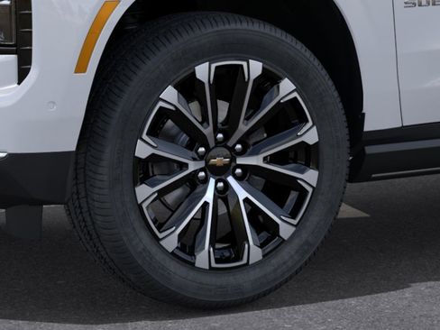 New 2026 Chevrolet Suburban High Country AWD/4WD image 9