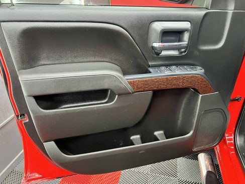 Used 2017 GMC Sierra 1500 SLE w/ SLE Value Package AWD/4WD image 8