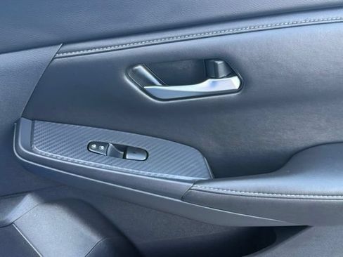 Used 2025 Nissan Sentra SV FWD image 16