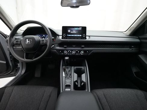 Certified 2025 Honda Accord SE image 5