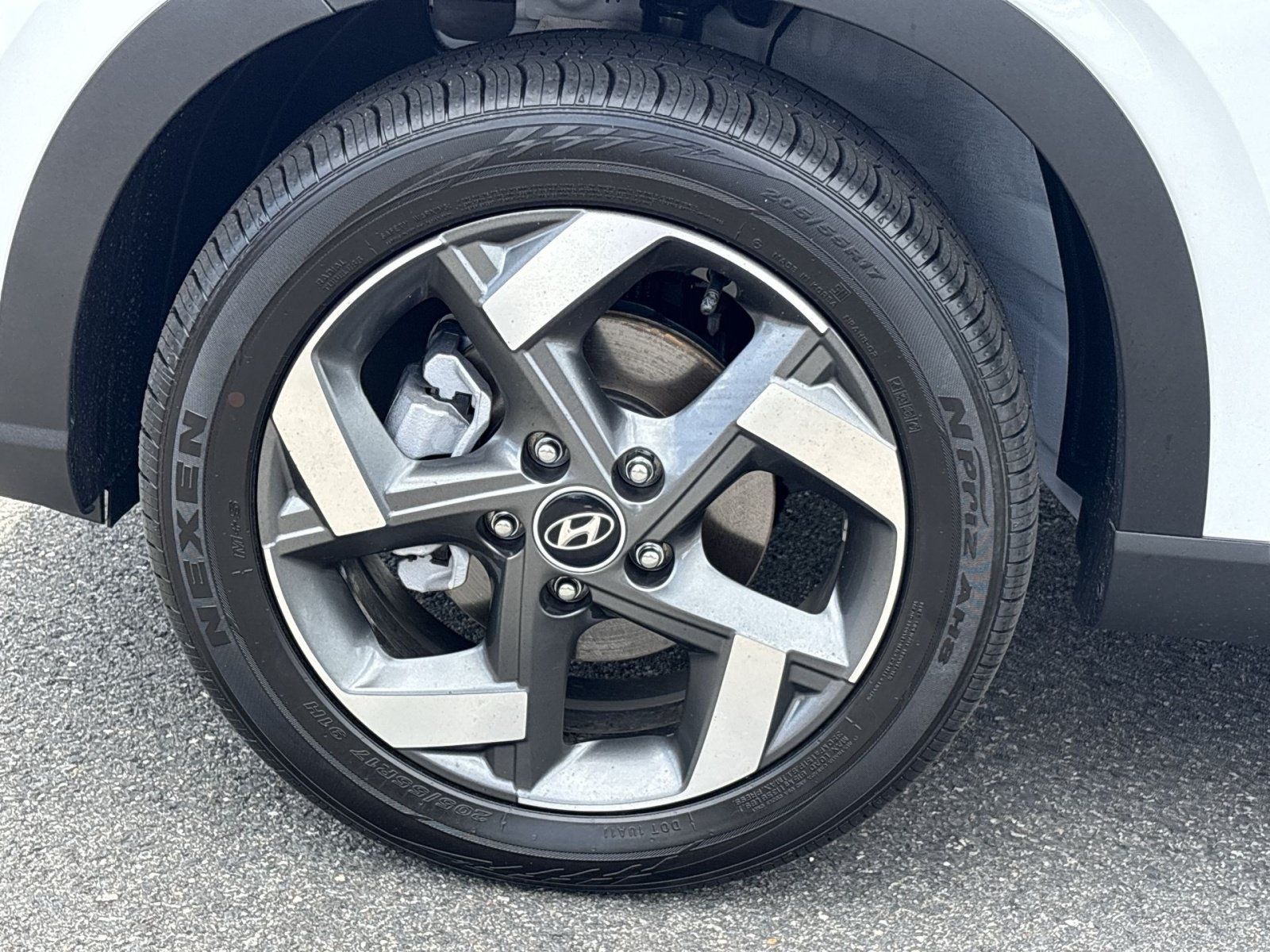 Certified 2026 Hyundai Venue SEL FWD image 12