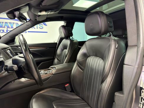 Used 2017 Maserati Levante w/ Luxury Package AWD/4WD image 11