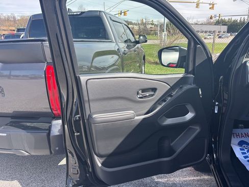 Used 2026 Nissan Frontier SV w/ All-Weather Content Package image 7