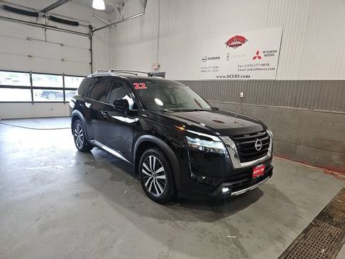 Used 2022 Nissan Pathfinder Platinum w/ Cargo Package AWD/4WD image 1