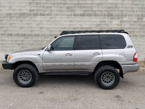 Used 2004 Toyota Land Cruiser AWD/4WD image 4
