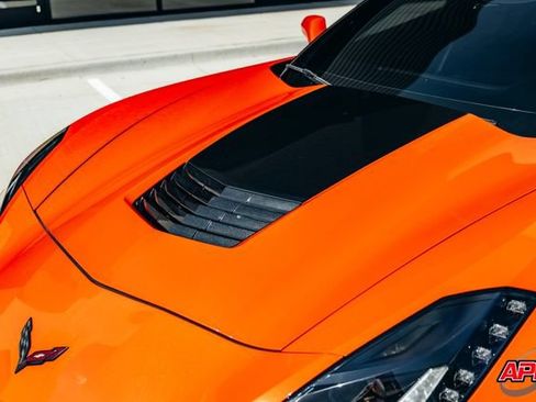 Used 2019 Chevrolet Corvette Stingray Coupe w/ Carbon Flash Badge Package RWD image 24