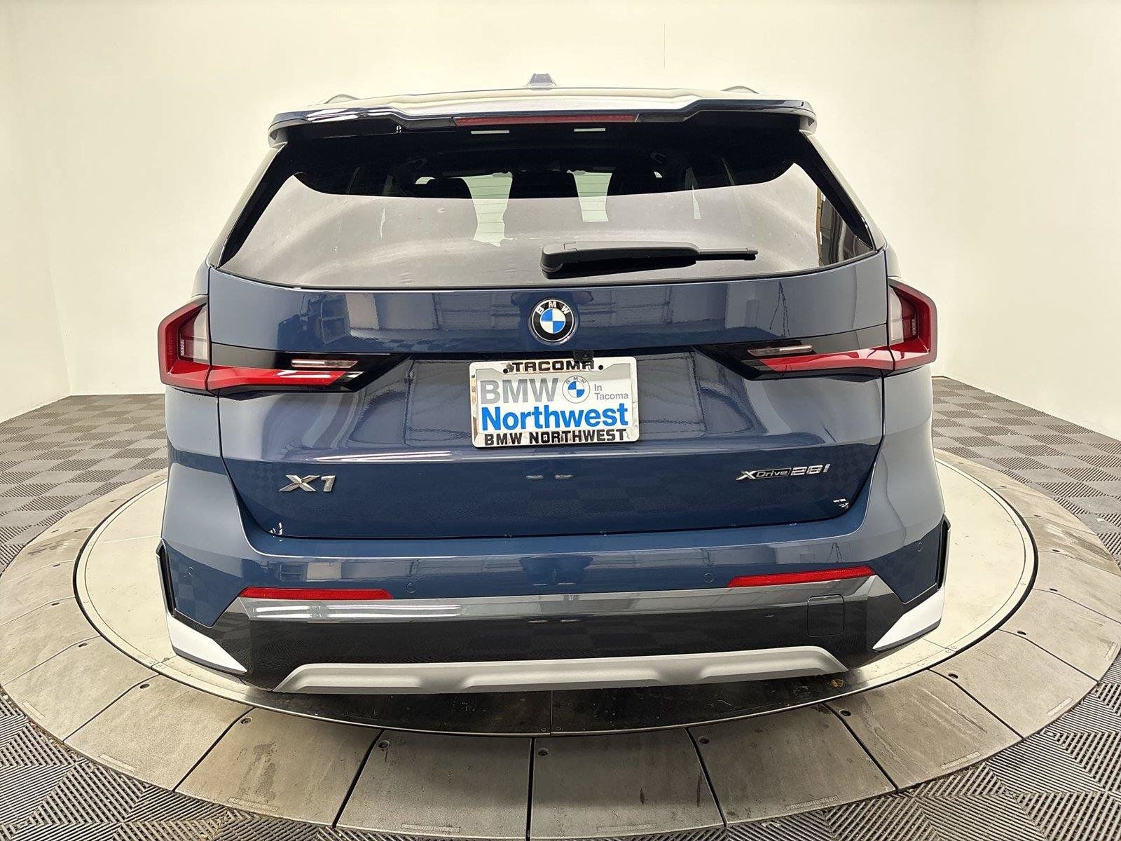 New 2027 BMW X1 xDrive28i AWD/4WD image 15
