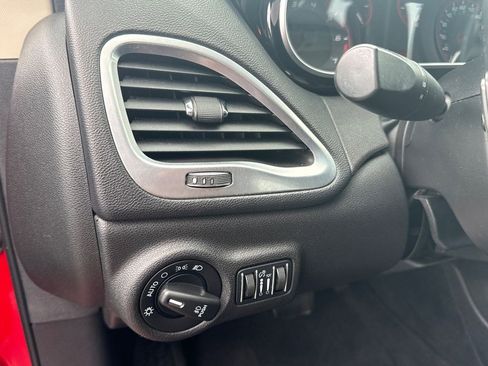 Used 2013 Dodge Dart SXT FWD image 21