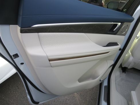 New 2026 Buick Enclave Avenir w/ Super Cruise Package image 13