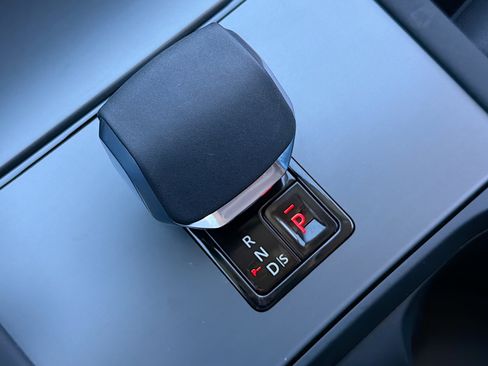 Used 2025 Land Rover Discovery Sport S image 29