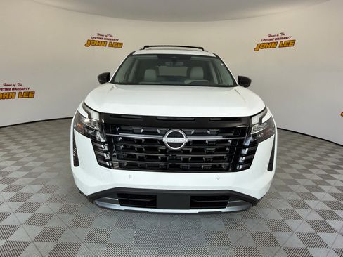 New 2026 Nissan Pathfinder SL w/ SL Premium Package FWD image 9