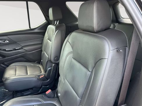 Used 2023 Chevrolet Traverse LT w/ LT Premium Package AWD/4WD image 32