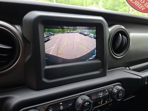 Used 2023 Jeep Wrangler Unlimited Sport AWD/4WD image 18