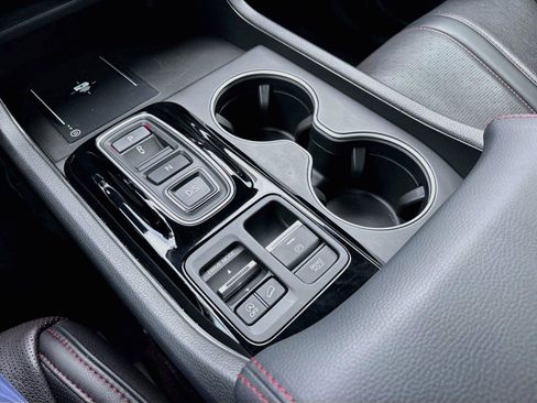 Certified 2025 Honda Pilot Black Edition image 20