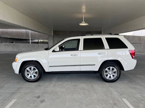 Used 2010 Jeep Grand Cherokee Limited AWD/4WD image 14