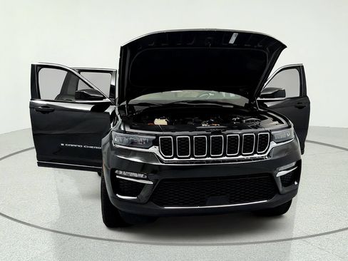 Used 2023 Jeep Grand Cherokee Limited AWD/4WD image 15